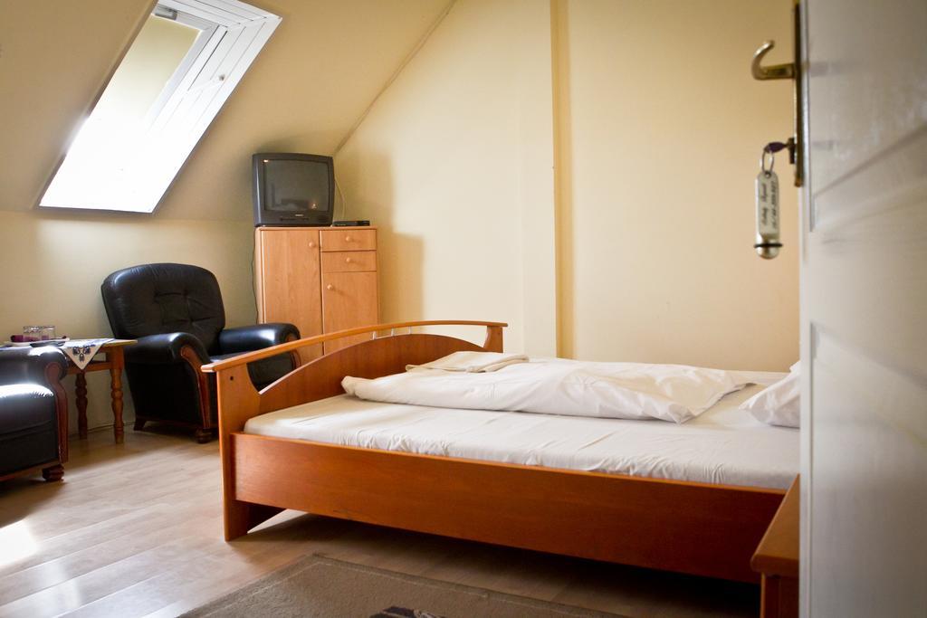 Bed and Breakfast Szekely Fogado Tunyogmatolcs Zimmer foto
