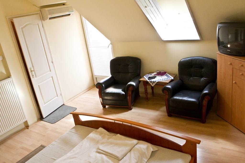 Bed and Breakfast Szekely Fogado Tunyogmatolcs Zimmer foto