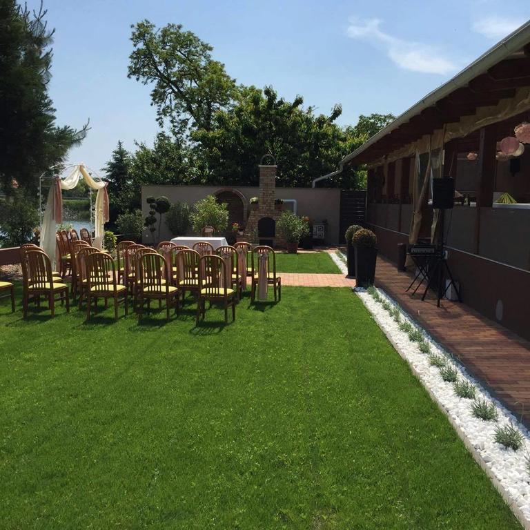 Bed and Breakfast Szekely Fogado Tunyogmatolcs Exterior foto